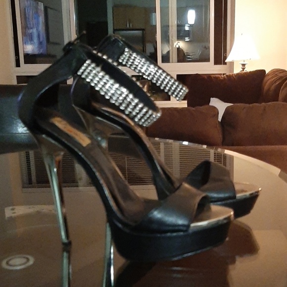 Black stiletto heels - Picture 2 of 2